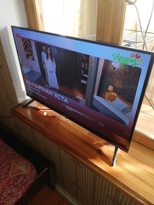 Продам телевизор 82см