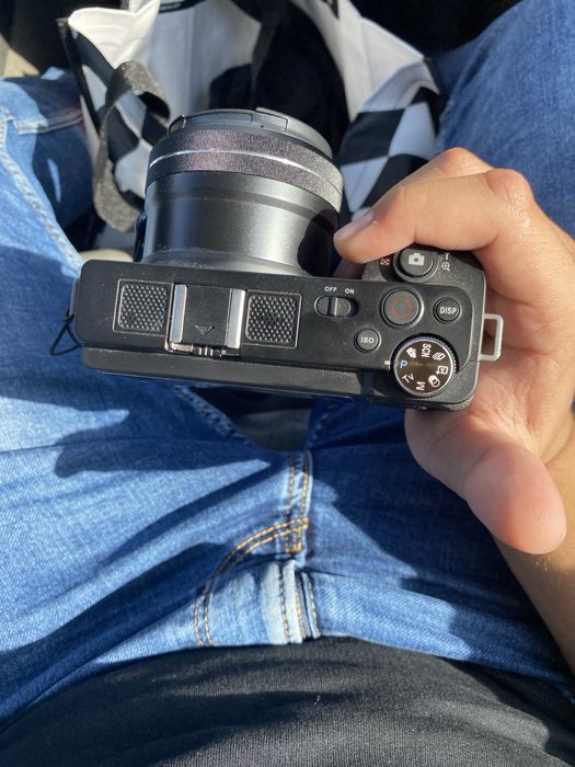 Salut, vand aparat de fotografiat