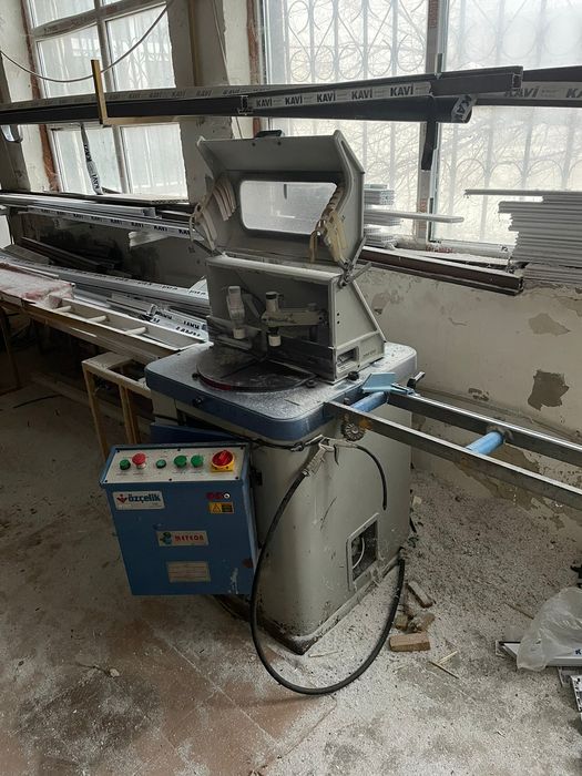 Продаю станок для пластиковых окон.