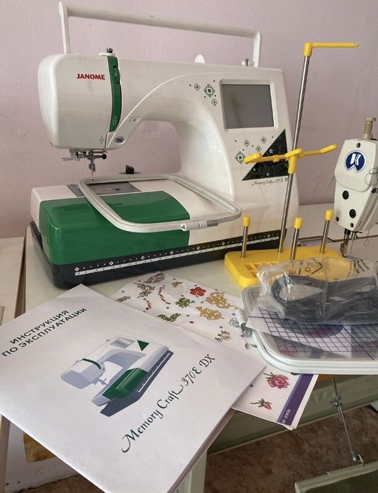 Janome Memory Craft 370E DX  — вышивальная машина