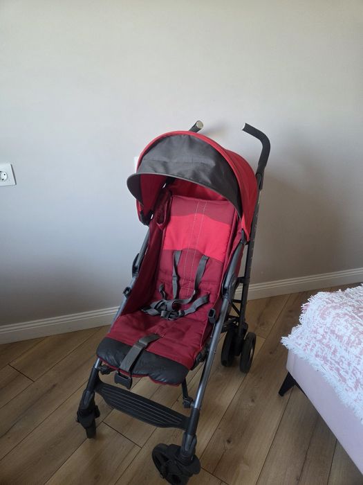Продам прогулочную коляску Chicco