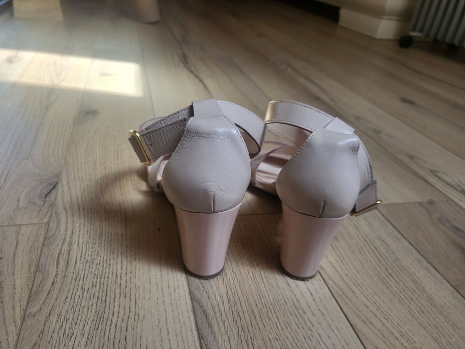 Sandale bej crem piele naturala marimea 40 toc gros 7 cm Giulio