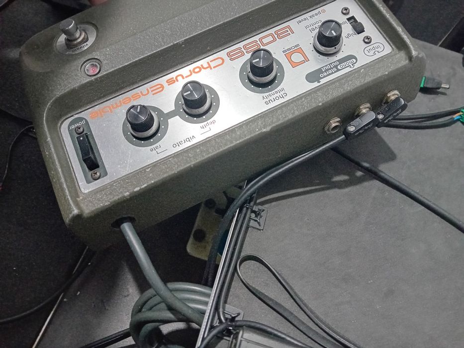 BOSS CE 1 CHORUS Ensemble Roland pedala chitara  ca marshall mesa