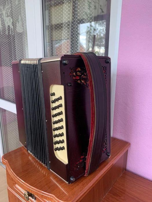 Продам Гармонь Шуйская