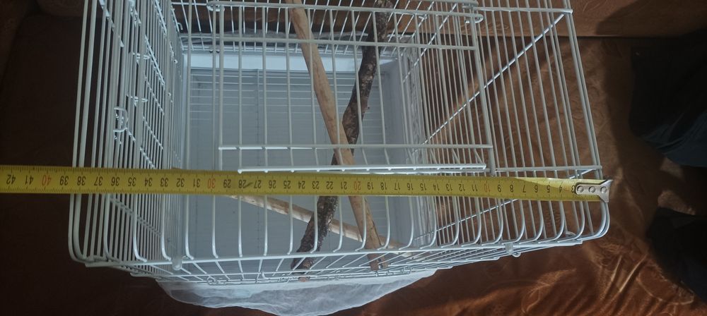 Продам большую клетку для попугаев
