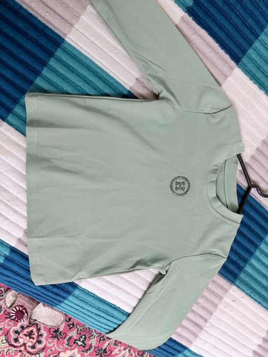 Кофта, денская, зеленого цвета.