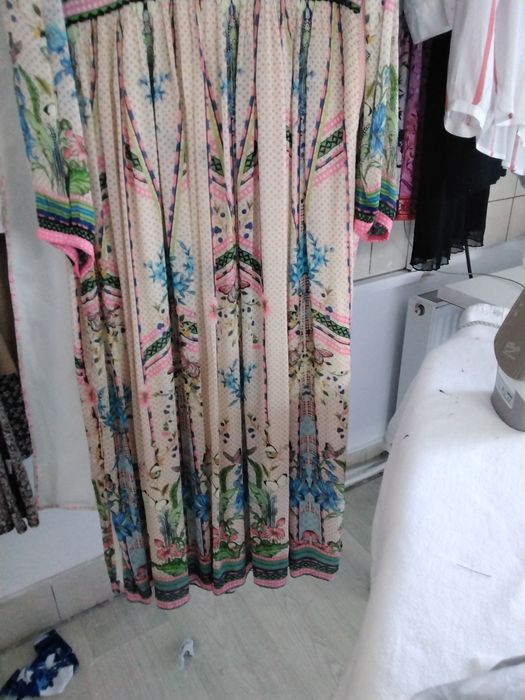 Rochiță superbă  lucrata în India