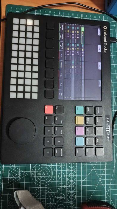 Polyend Tracker Sampler/Groovebox