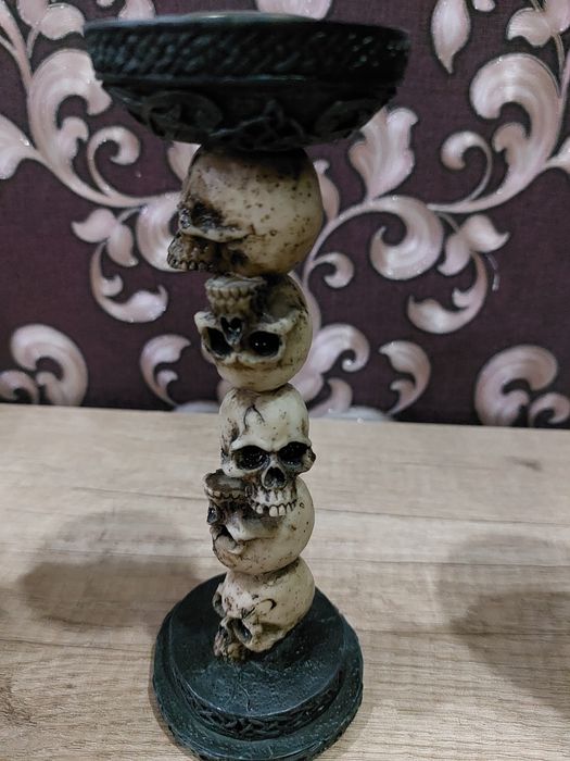 Декаративные стаканы под вино и подсвечник