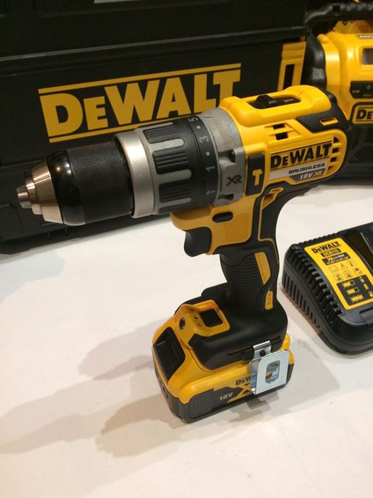 Акумулаторен Безчетков Винтоверт DeWALT DCD796P1 18V Комплект