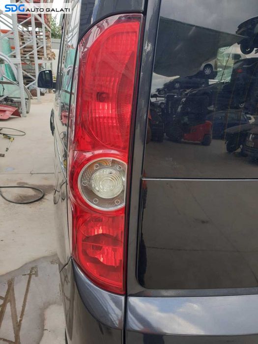 Tripla Lampa Stop Stanga de pe Caroserie Fiat Doblo 2 2009 - 2015 [Q4802]