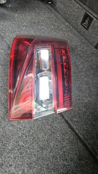 Ляв Стоп за Skoda Superb III комби