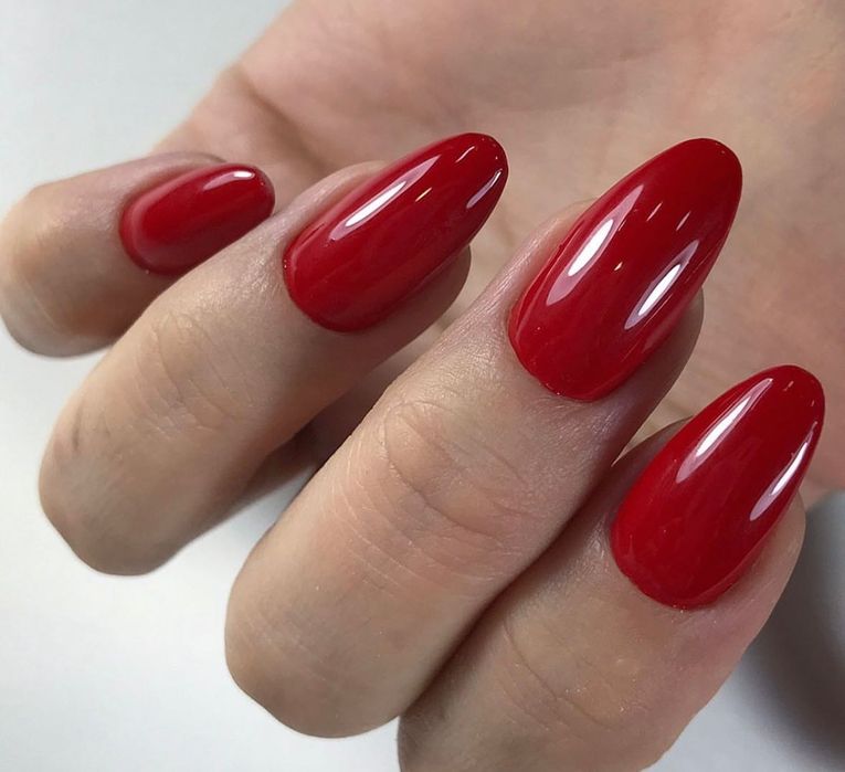 Manichiurǎ și pedichiurǎ vip , piercing