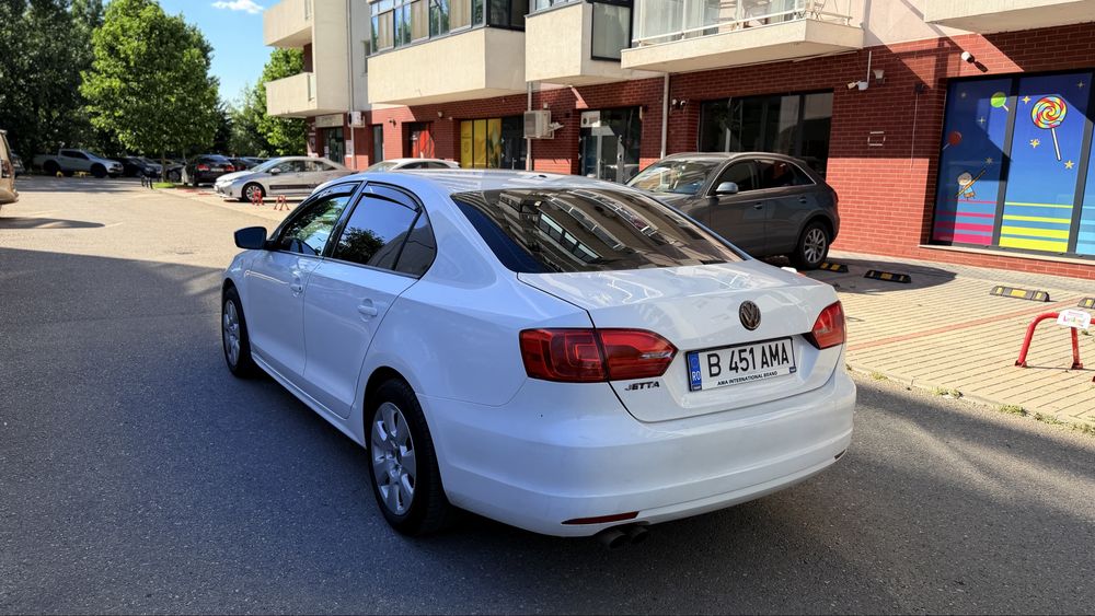 VOLKSWAGEN Jetta 2012 — imagine 4