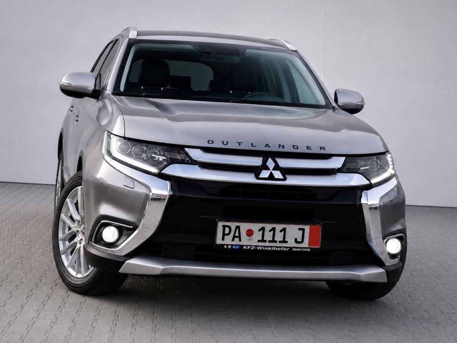 Mitsubishi Outlander 2018-New Model-4x4-Automat-Camera 360-Navi-CarPlay-Bi LED