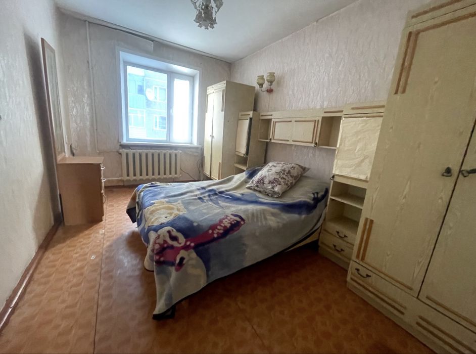 шкафы/тумбочки/полочки