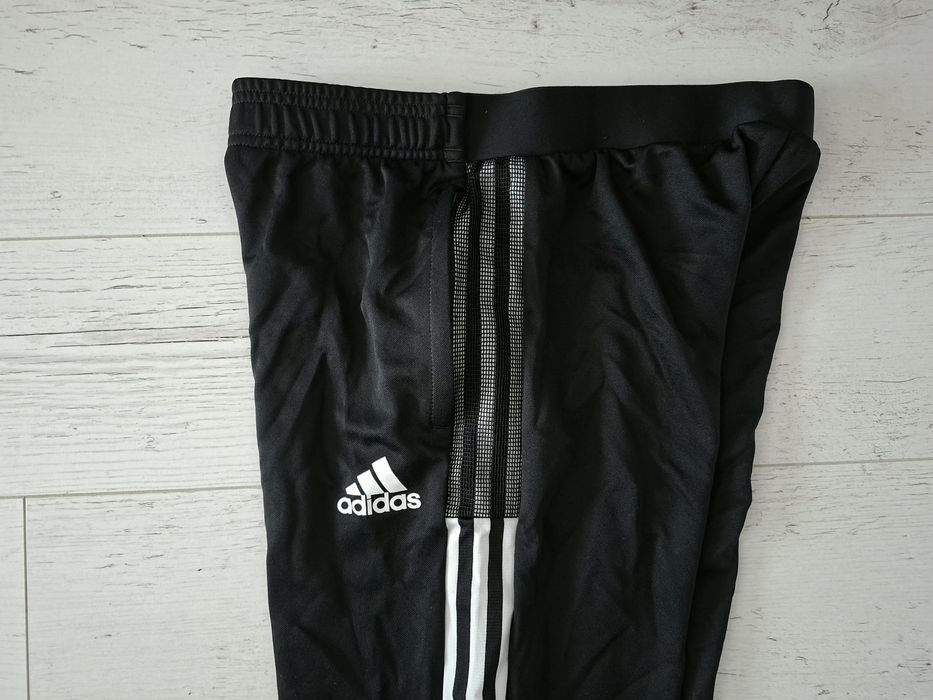 Adidas-Ориг. Долнище Ново!