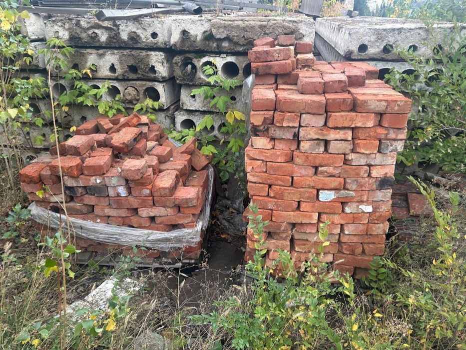 Продам кирпич красны, огнеупорный, печной