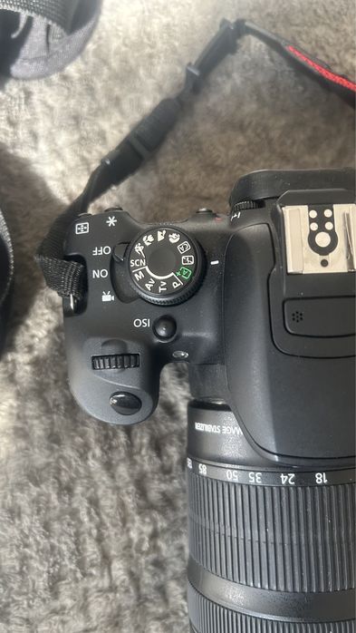 Фотоаппарат Canon EOS 700D