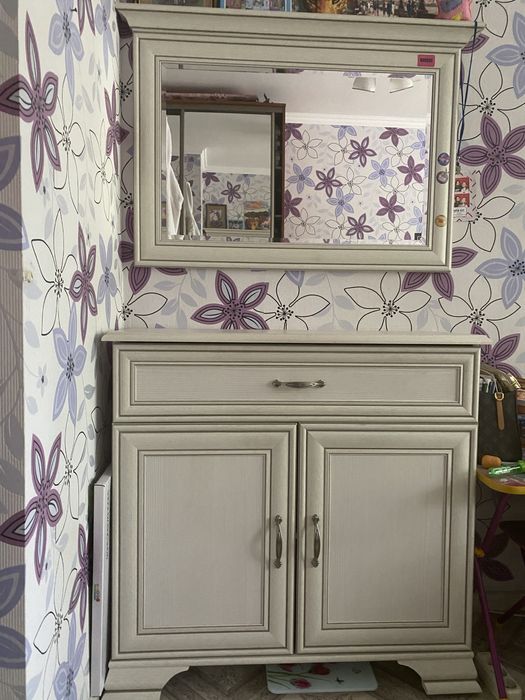 Камод с зеркалом ( Euromebel)