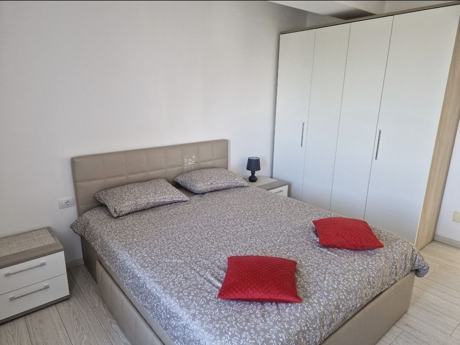 Închiriez apartament în regim hotelier,  zona Tic Tac lângă Spital