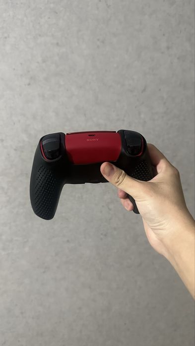 Продаю Sony Dualsense: Cosmic Red. Оригинальный