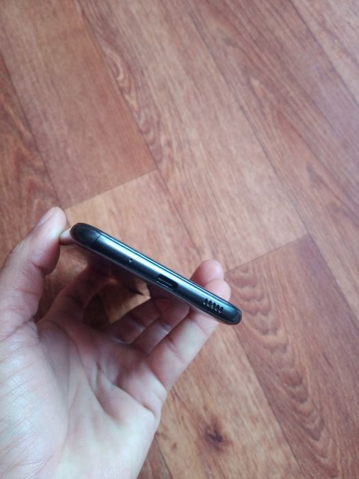 Самсунг а 11 отличный срочно