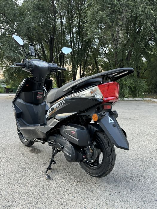 M8 Bennali 150cc Мопед / Скутер