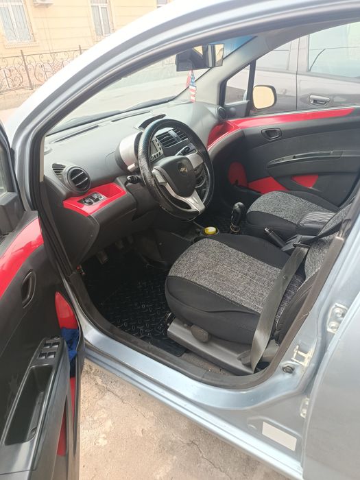 Spark sotiladi srochniy