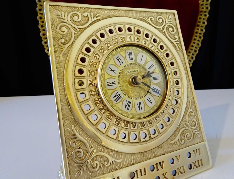 Бронзов настолен часовник с вечен календар,W.Germany.