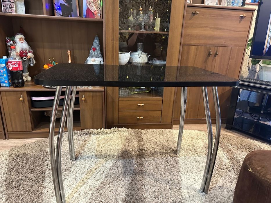 Стол кухонный черный