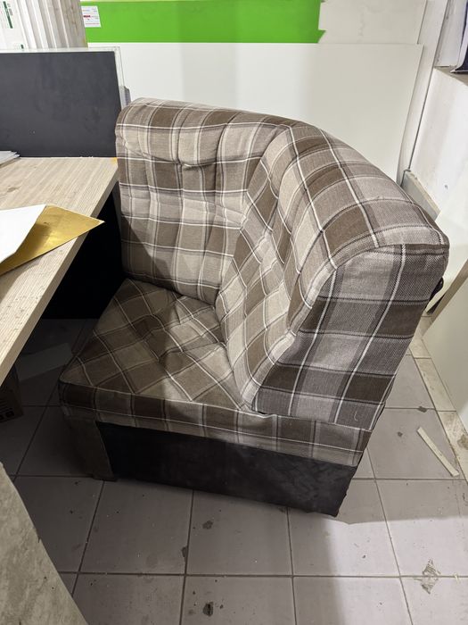 B/y  mebel ugalok sotladi