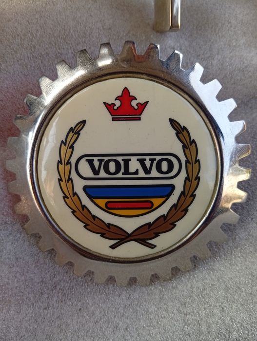 Декоративный значёк вольво
Продаётся оригинал
