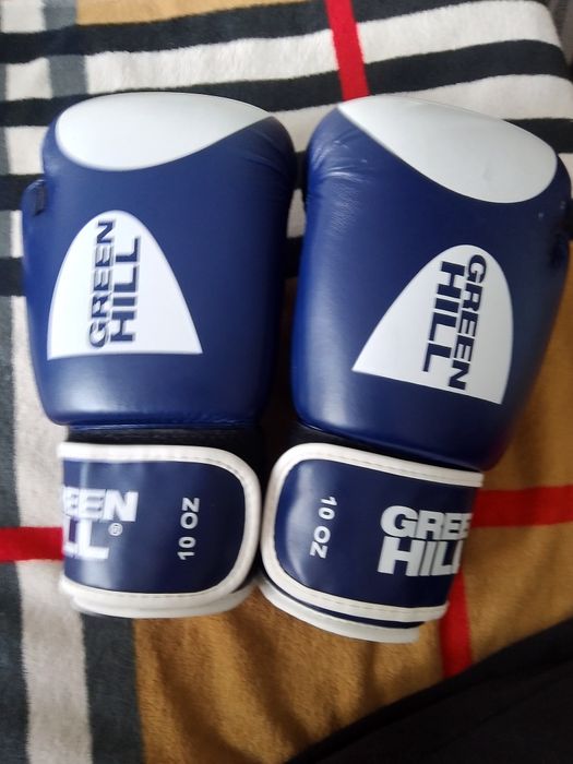 Боксёрские перчатки