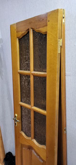 Двери деревянные межкомнатные