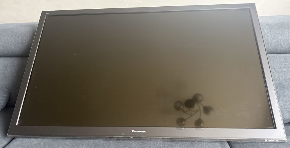 Телевизор Panasonic TX-L42ET5E за части