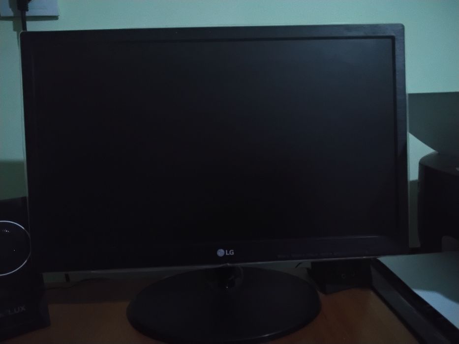 Stol kompyuter sotiladi