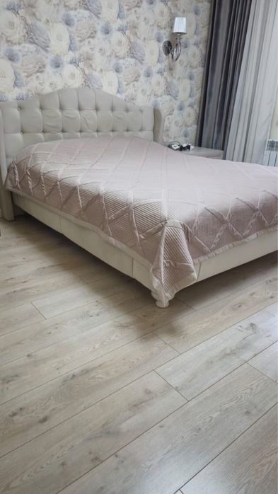 Двухспальная кровать