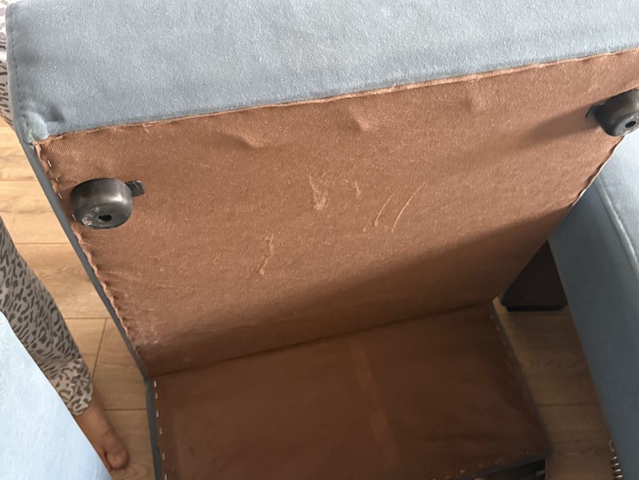 Продам диван, с 4 мя подушками