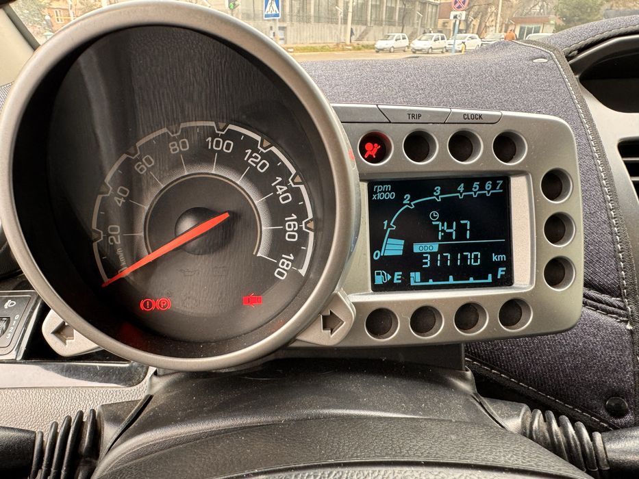 Spark 2014-yil M300 mexanika Metan 4-pokolenya