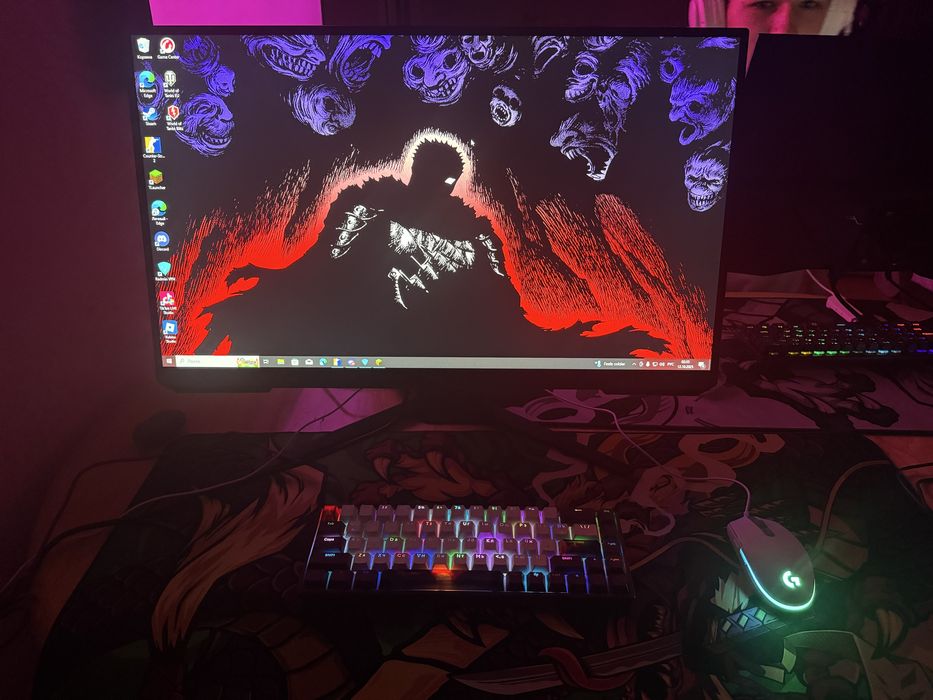 монитор и клавиатура