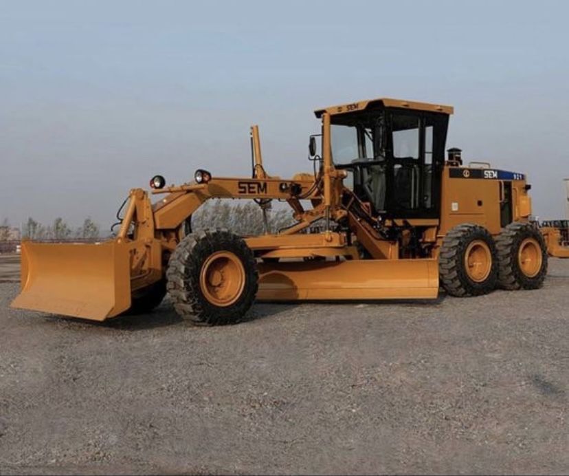 Грейдер в аренду . Автогрейдер