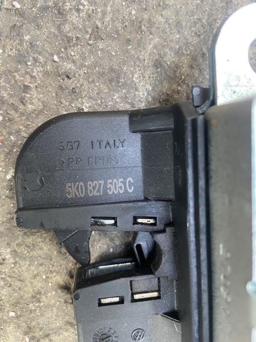 clanta incuietoare haion vw golf 6 an 2010