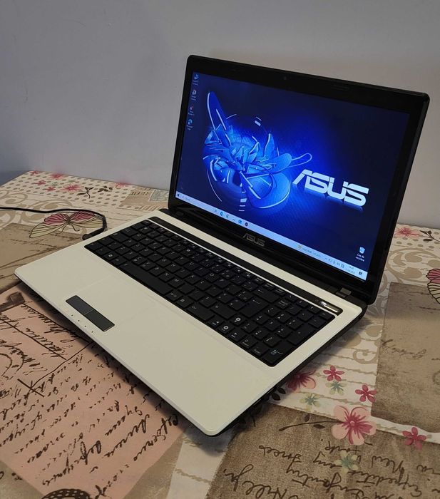 Okazie Asus X53S (Gaming) cu i5 + SSD 256 GB si Video GT cu 16Gb Ram