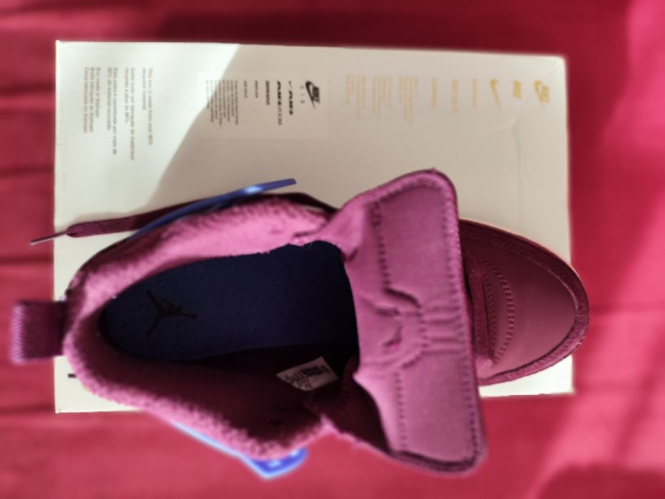 De vînzare Nike Air JORDAN 4