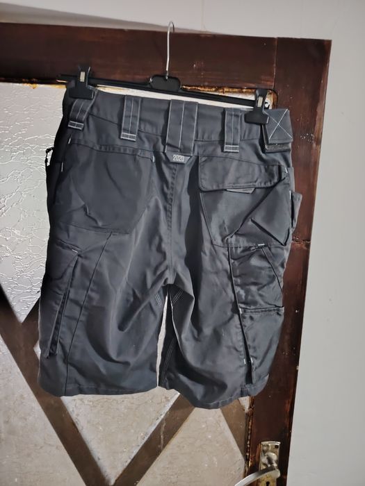 Vînd 2 perechi pantalonii scurți salopetă bărbați Enghelber Strauss mărimi M 50-Xxl 54-56  noi fără etichetă!