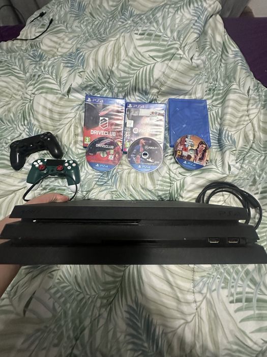 Vand ps4 pro cu jocuri si 2manete