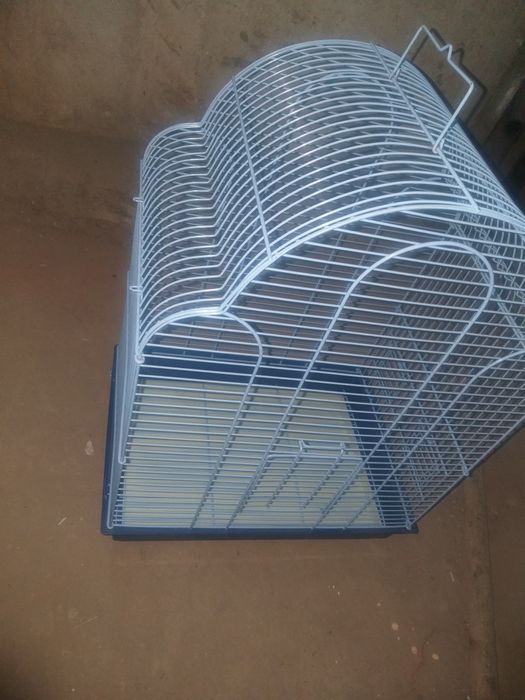 Продам клетки для птиц