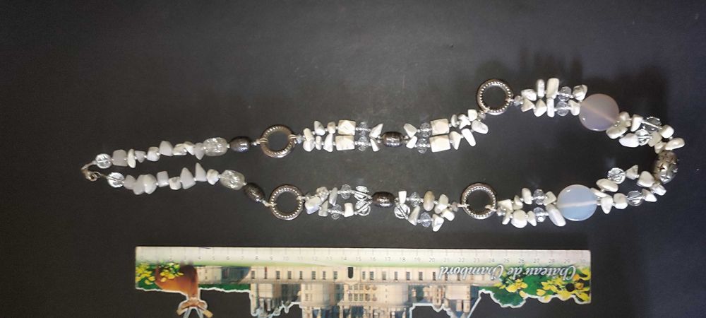 Бусы красивые из самых разных камней