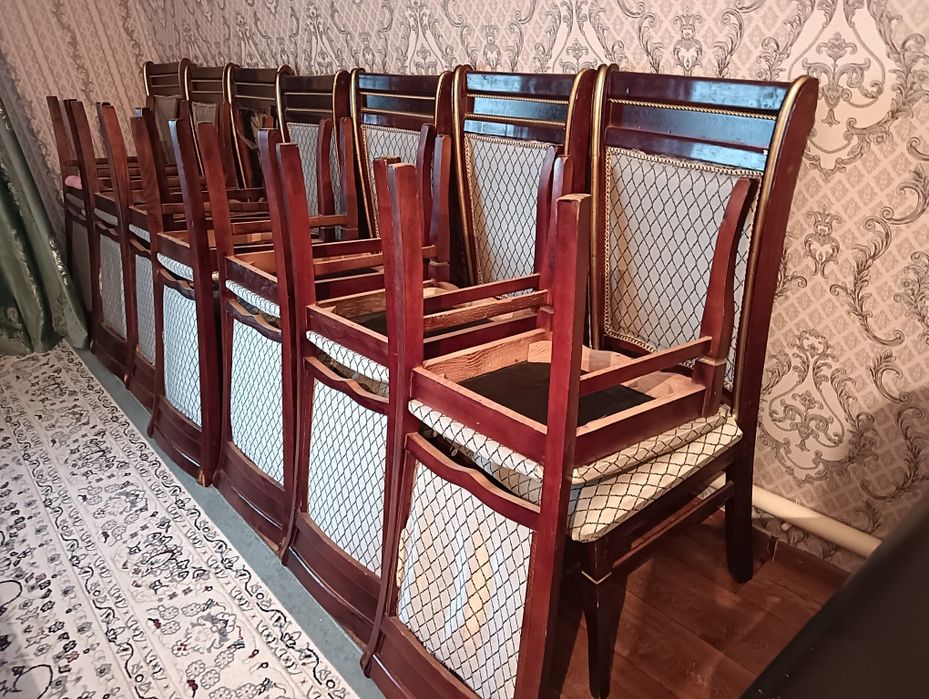 Продам стол стулья